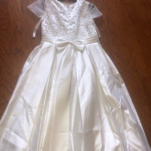 Mary’s bridal dress 👗